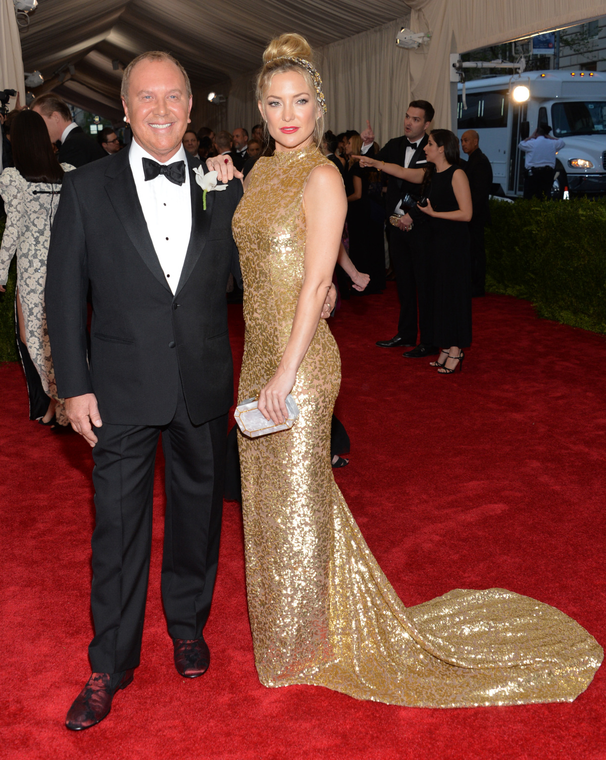 Herečku Kate Hudson obliekol dizajnér Michael Kors.
