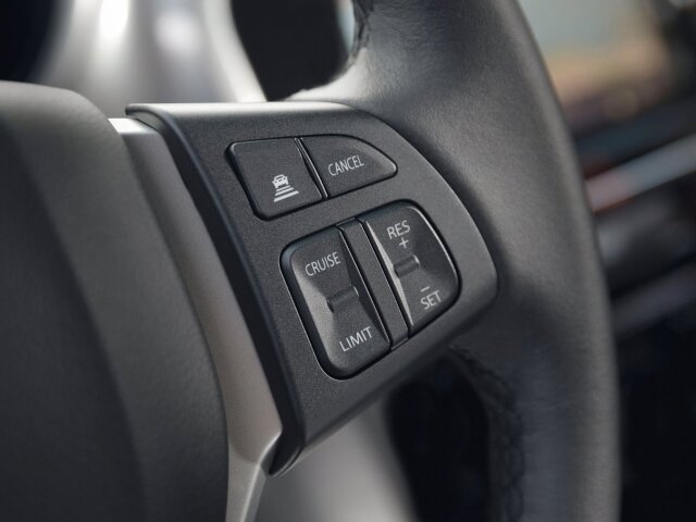Veľkú pochvalu si Vitara zaslúži za adaptívny tempomat, ktorý je štandardom verzie Elegance. V tejto kategórii čosi nevídané.