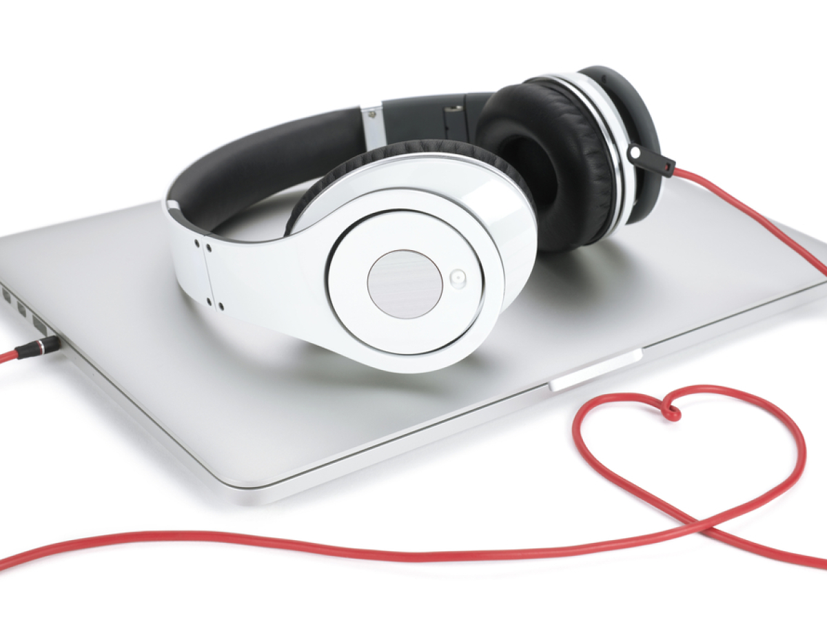 hudba, počúvanie, spotify, apple, beats, slúchadlá, relax,