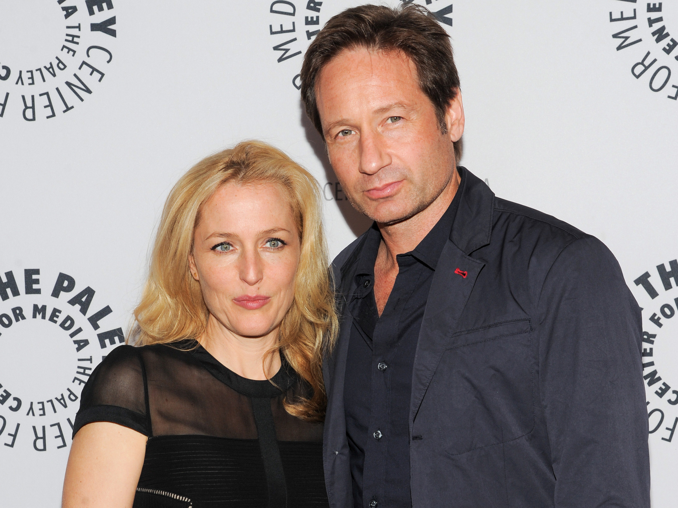 Herecká dvojica Gillian Anderson a David Duchovny sa vrátia ako agenti Dana Scully a Fox Mulder v obnovenom seriáli Akty X.