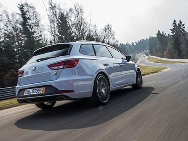 Z titulu najrýchlejšej predokolky sa Seat asi dlho tešiť nebude. Na štarte je totiž už pripravená nová Honda Civic Type-R s výkonom 228 kW.