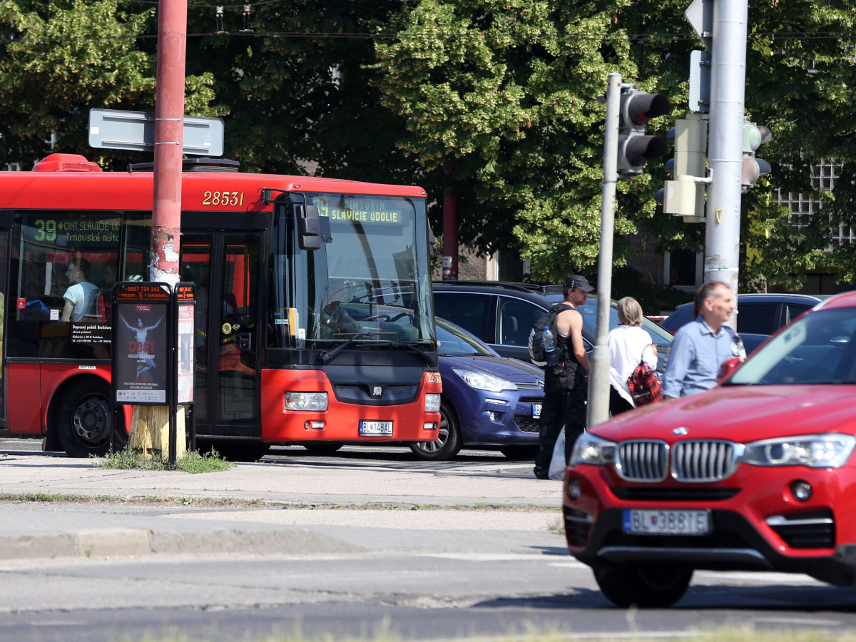 autobus MHD dopravny podnik bratislava