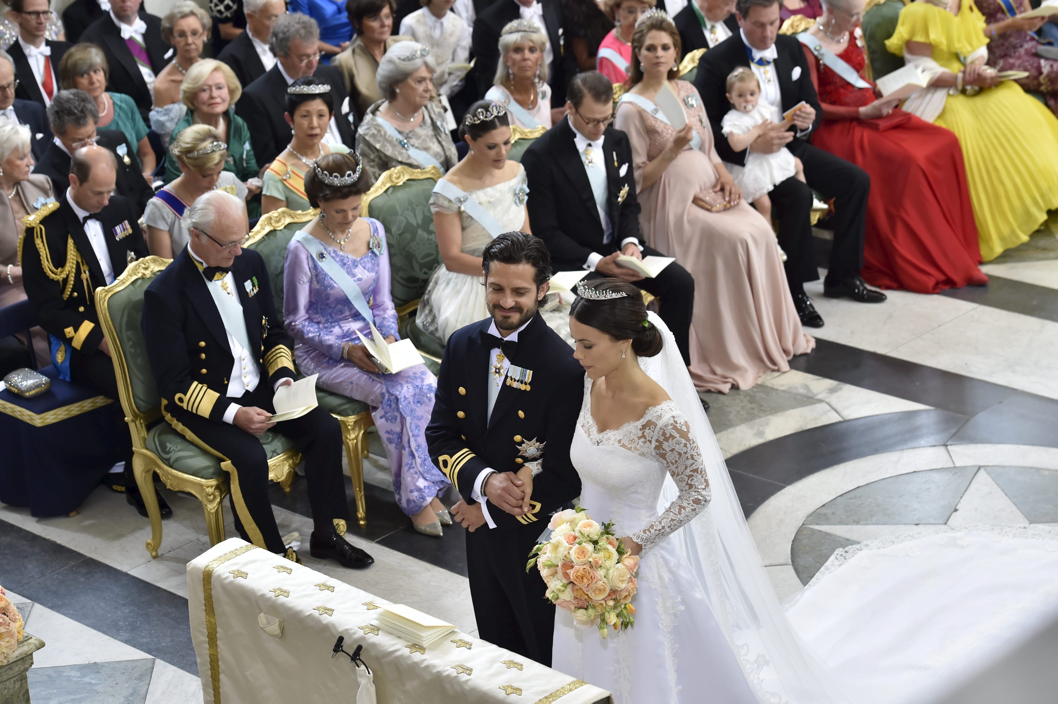 Švédsky princ Carl Philip si zobral za manželku  Sofia Hellqvist, áno si povedali v Štokholme.