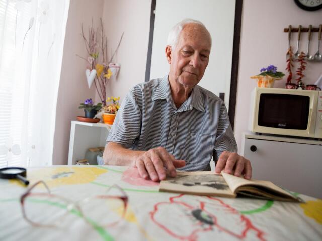 Elektráreň sme museli ochrániť. Zásobovala mesto a bývala tu moja rodina, spomína František Prochászka.