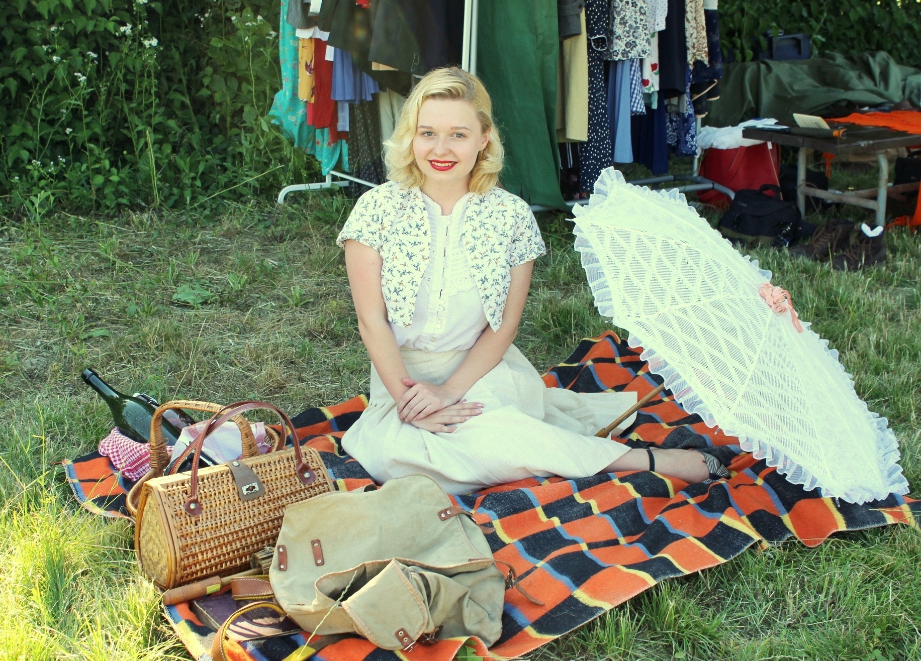Dasha Marlen na dobovom pikniku. Piknikovanie bolo v 40. rokoch obľúbené.
