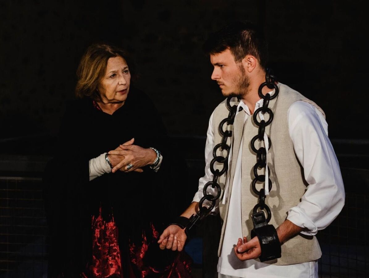 Emília Vášáryová, hra, hrad, Červený kameň,
