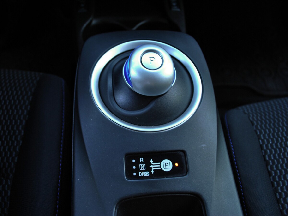 Nissan-Leaf-23