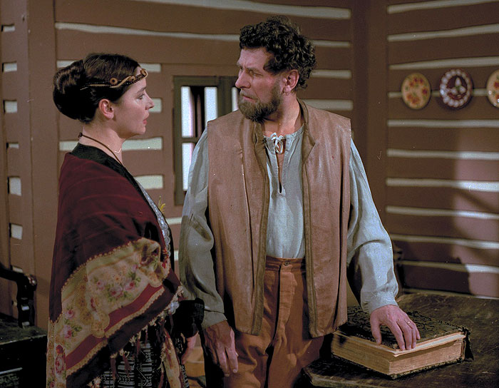 Miloš Hlavica a Libuše Geprtová v televíznom filme Bratr a sestra (1986).
