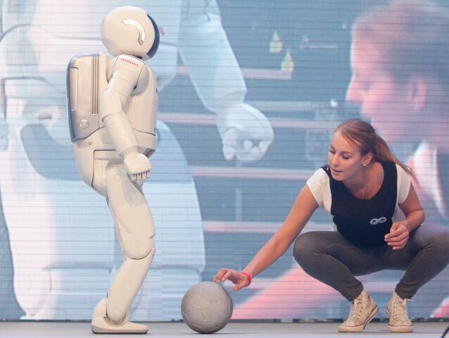 Noc výskumníkov, vedci, robot, deti, veda,