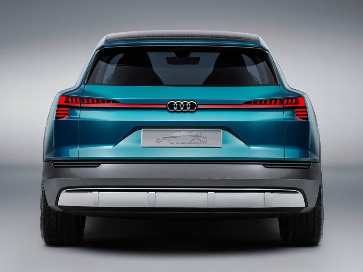 Audi e-tron quattro Concept - 2015