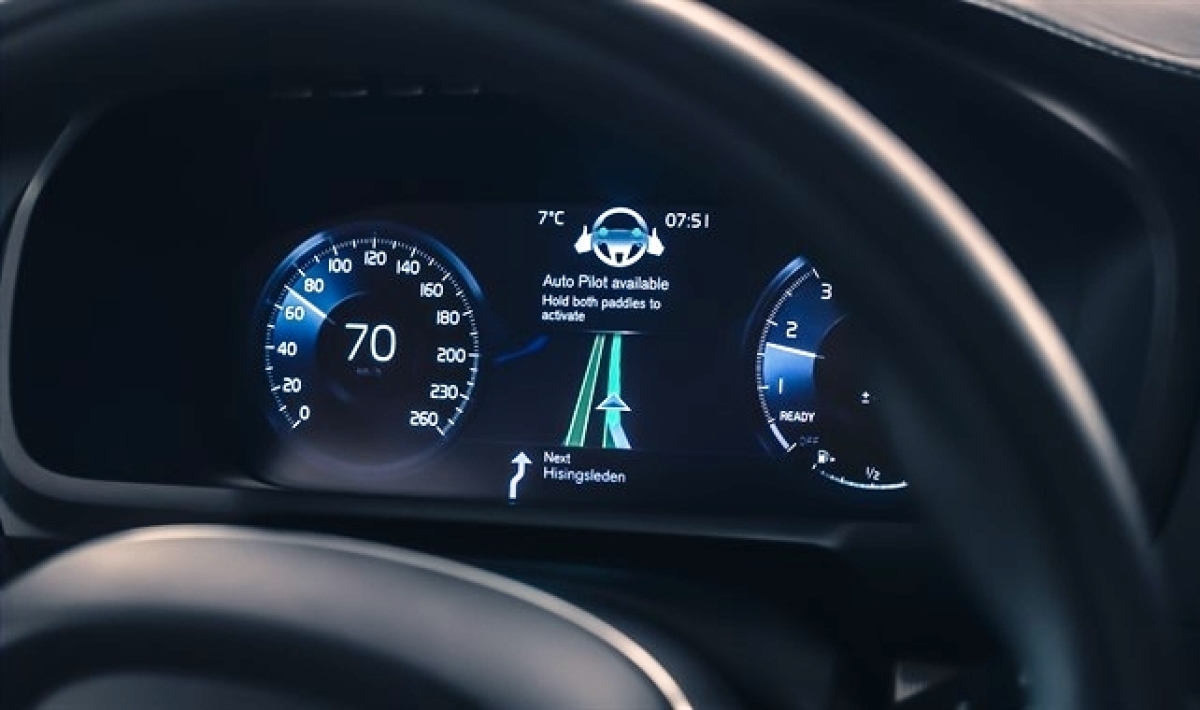 Volvo - autonómne riadenie IntelliSafe Auto Pilot