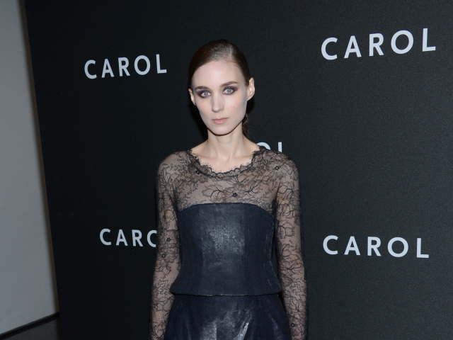 Herečka Rooney Mara v kreácii Chanel Couture. 