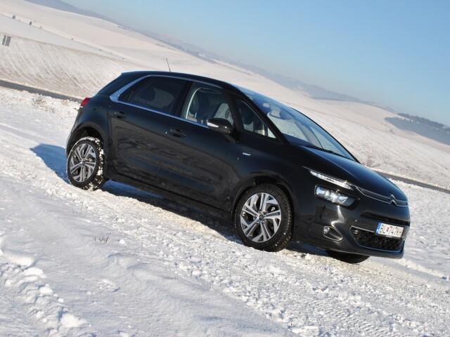 Napriek tomu, že Citroën C4 Picasso nemá dynamické línie, väčšinu ľudí po dizajnovej stránke zaujme.