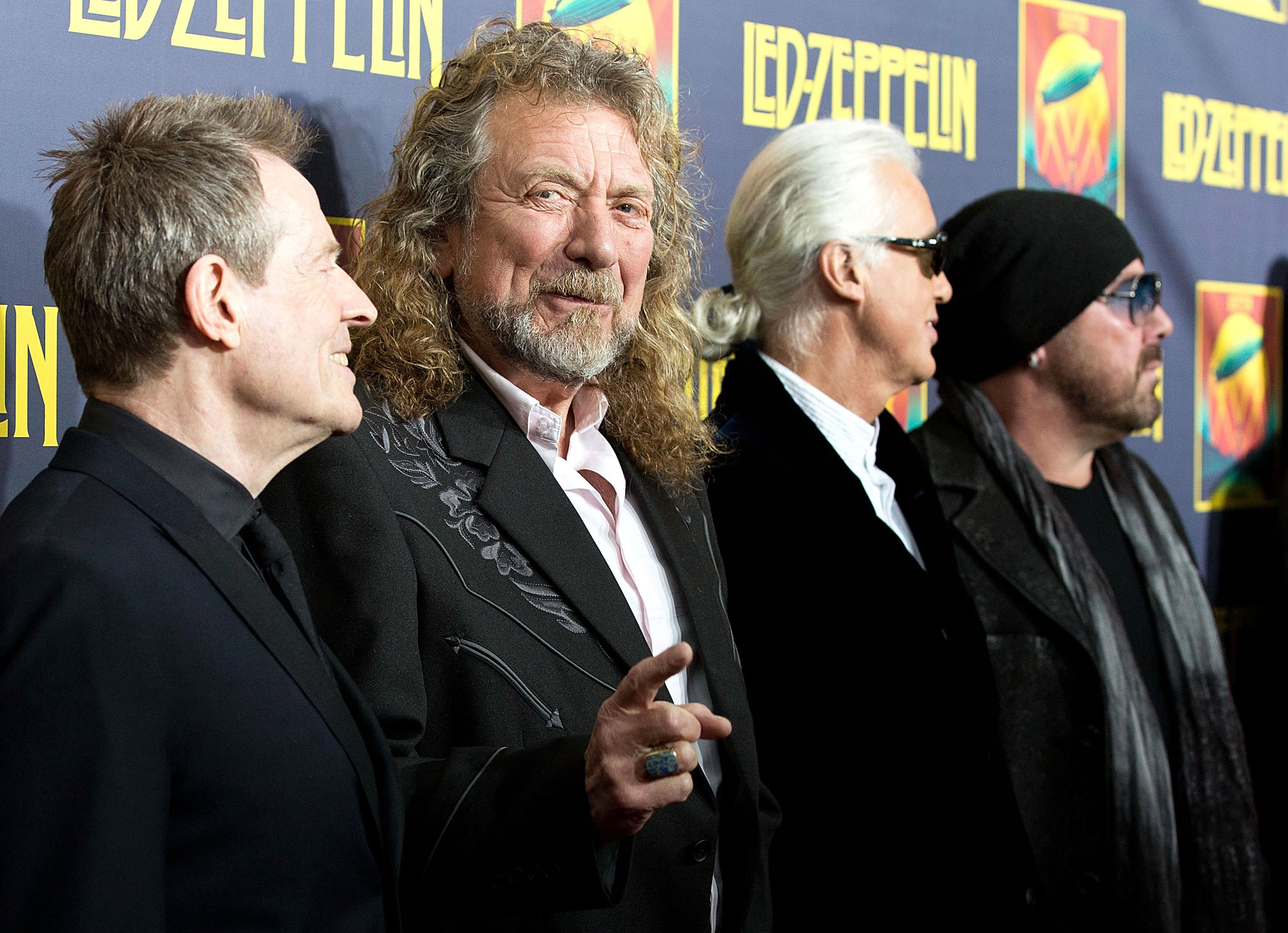 John Paul Jones, Robert Plant, Jimmy Page a Jason Bonham z kapely Led Zeppelin.