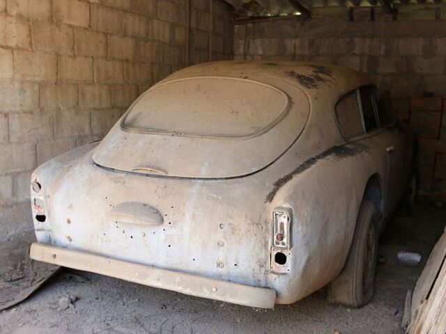 Aston Martin DB 2/4