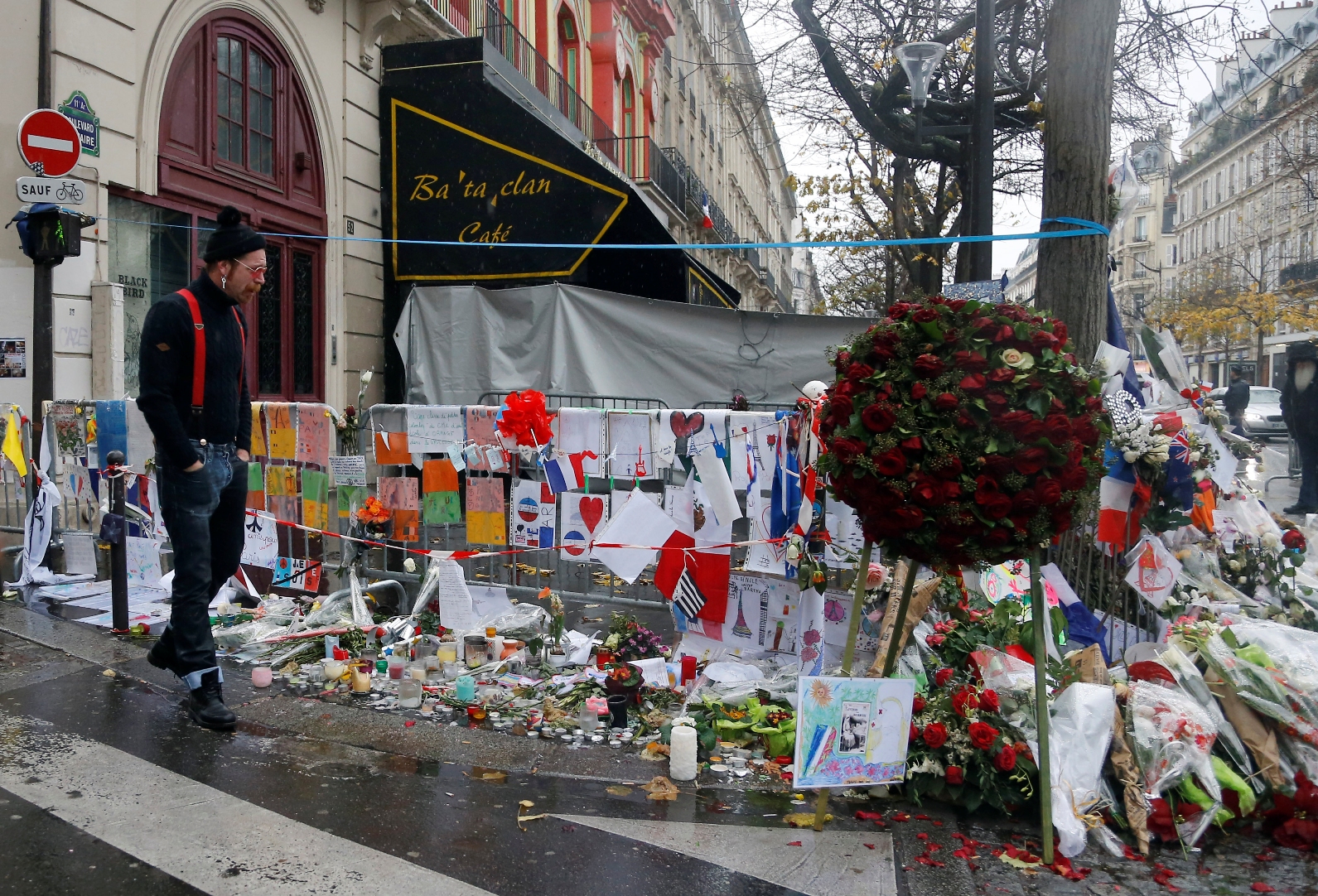 V novembri teroristi udreli až na piatich miestach. Najviac ľudí - až 89 zahynulo v divadle Bataclan na koncerte skupiny Eagles of Death Metal.
