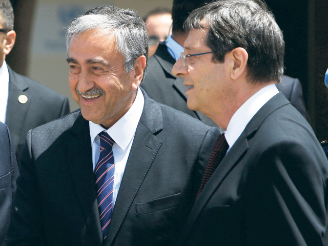 Turecko, Cyprus, Mustafa Akinci, Nikos Anastasiedis