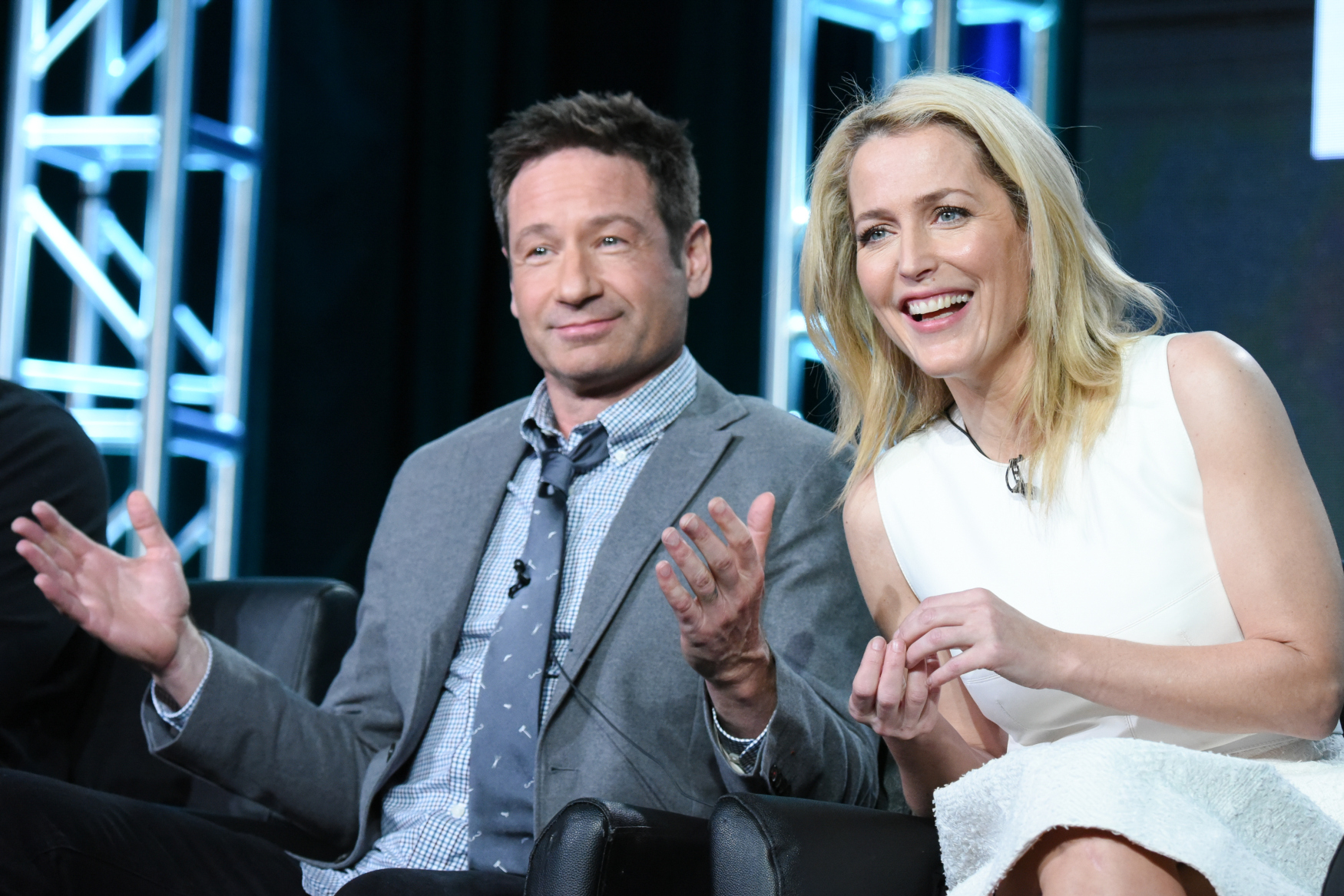 Herecká dvojica David Duchovny a Gillian Anderson na stretnutí s médiami pri propagácii nových epizód seriálu Akty X.