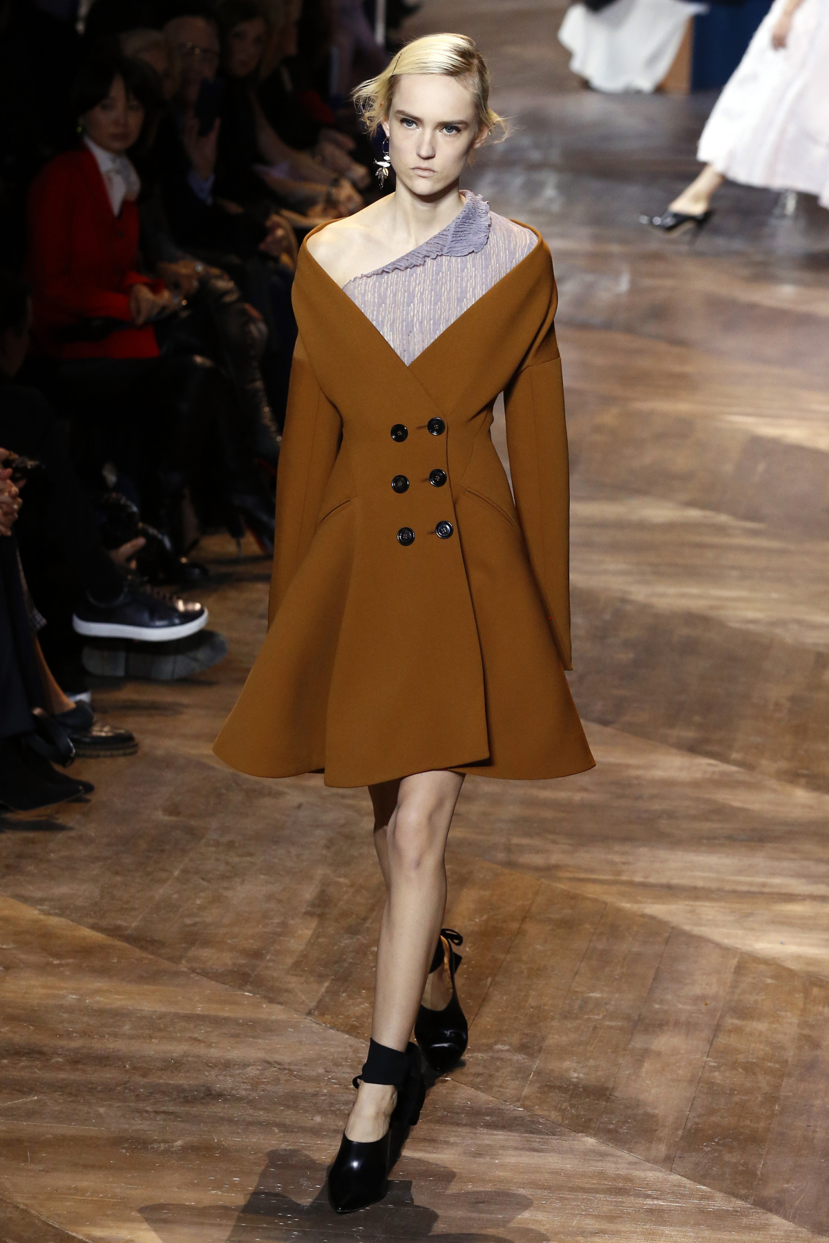 Christian Dior Haute Couture jar-leto 2016 v Paríži. 