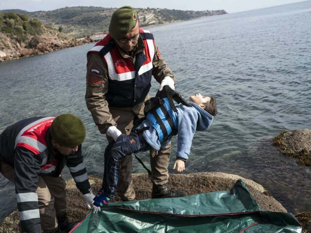 Turecko, migranti, utečenec, chlapec, utopenie