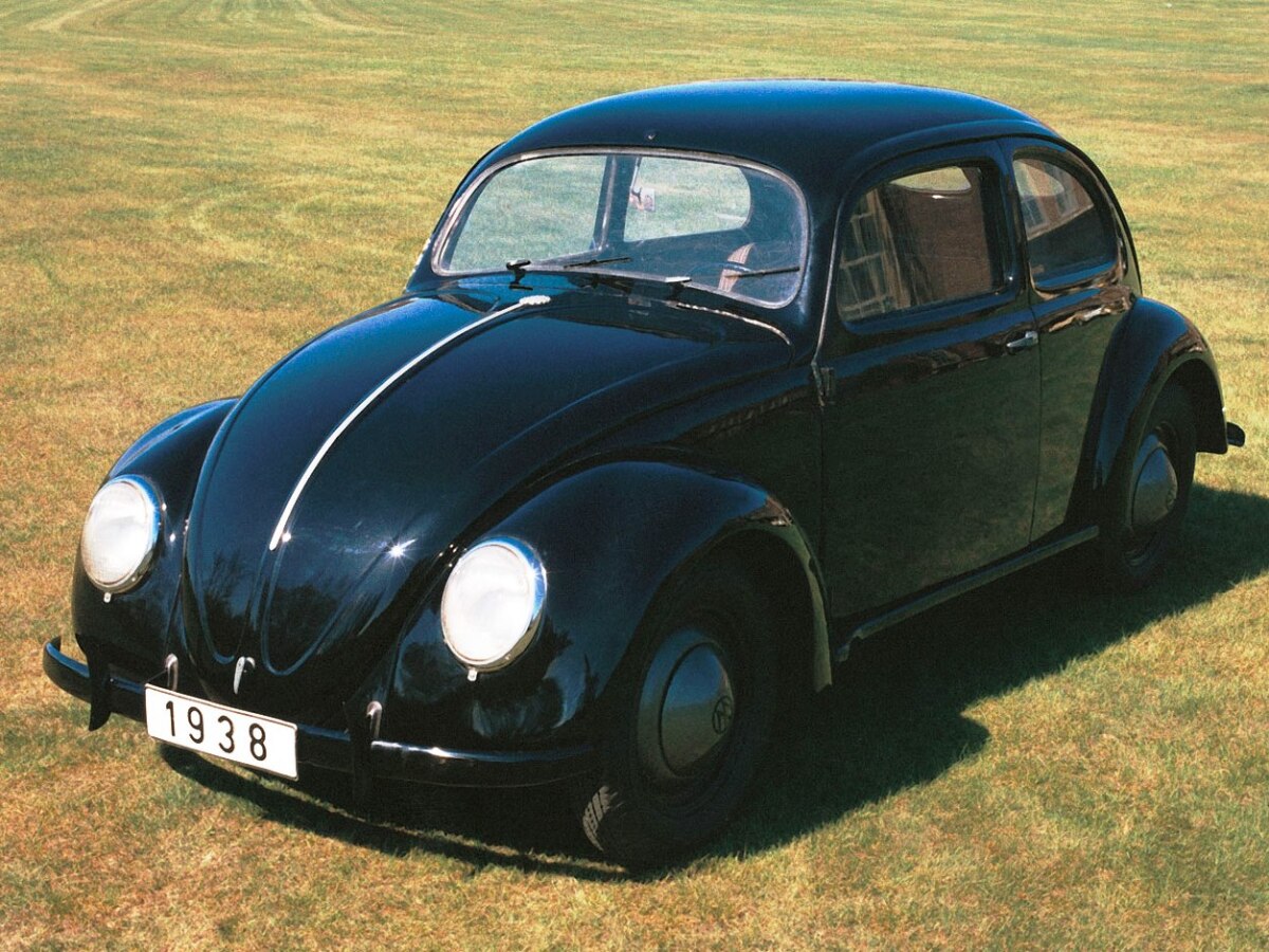 Volkswagen Chrobák oslavuje 80 rokov. Kto stál za jeho vznikom?