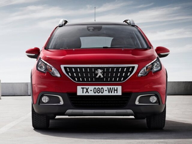 Pod kapotou pracujú výlučne motory Euro 6. Buď benzínové 3-valce PureTech s výkonom od 60 do 96 kW alebo dieselové 4-valce 1,6 BlueHDi s výkonom od 55 do 88 kW.