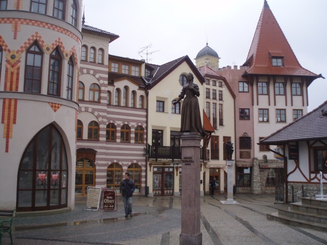 Komárno, Nádvorie Európy