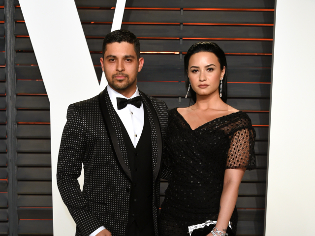 Herec Wilmer Valderrama a jeho partnerka Demi Lovato.