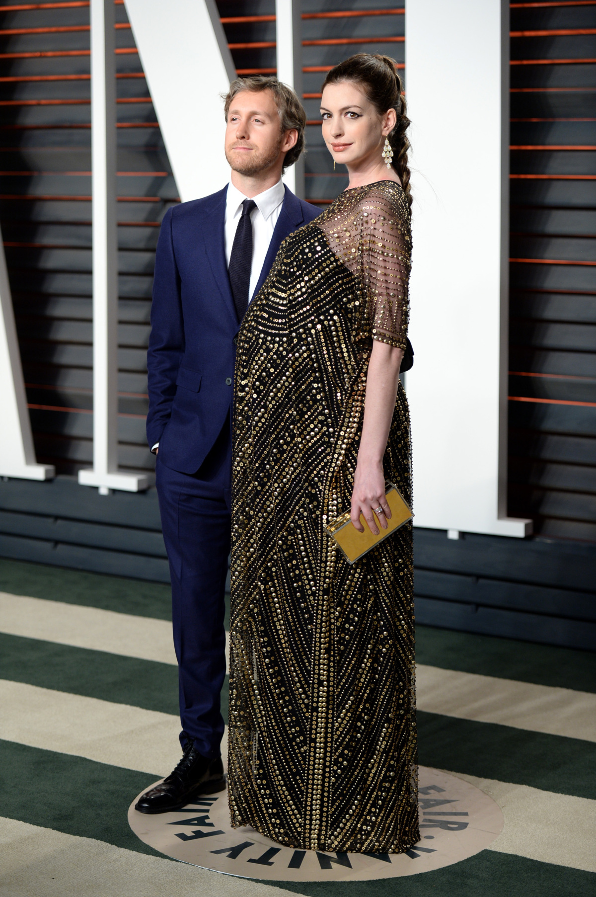 Tehotná Anne Hathaway a jej manžel Adam Shulman. 