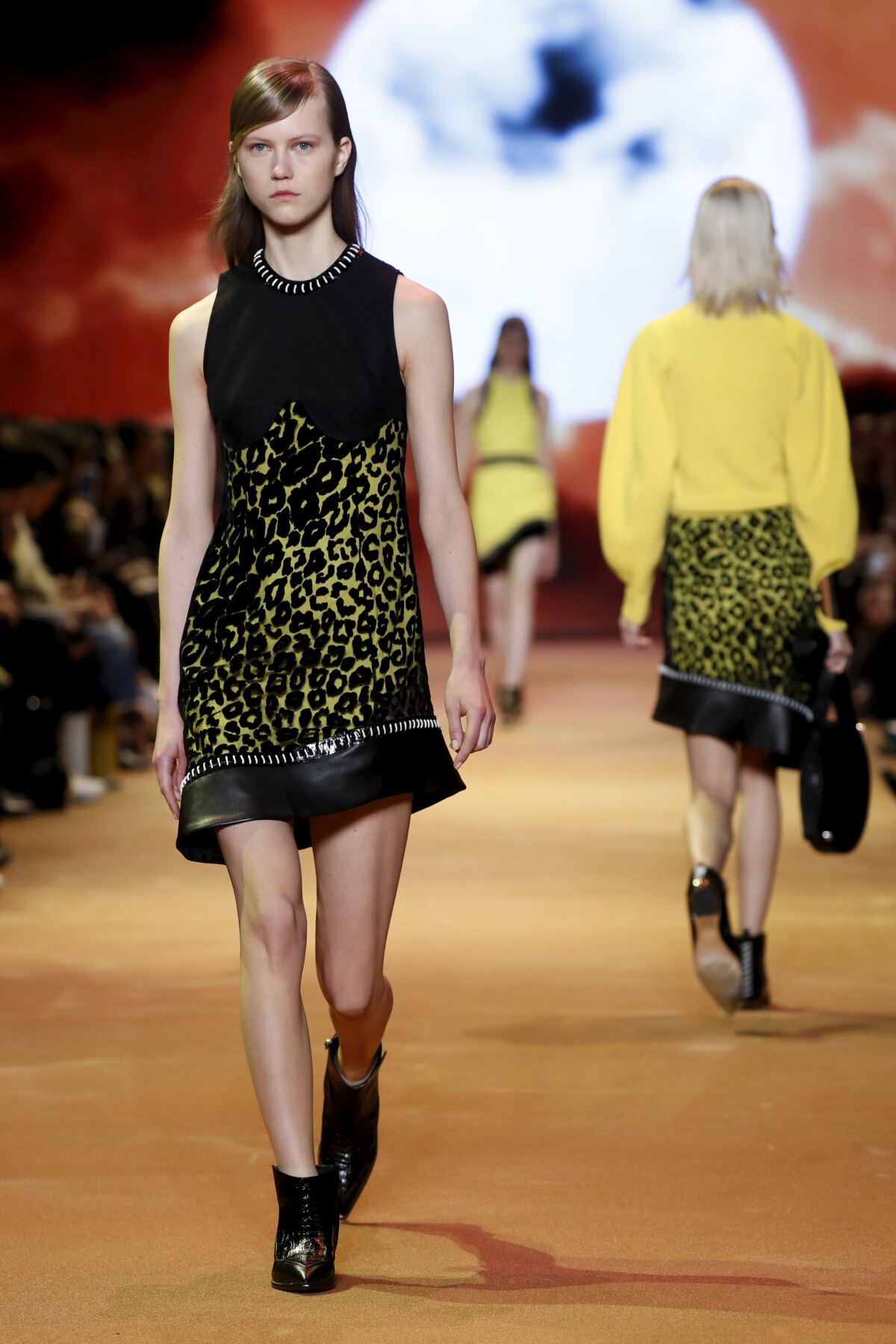 Mugler - jeseň-zima 2016 - Paríž