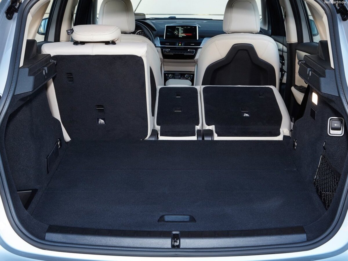 BMW 225xe Active Tourer - 2016