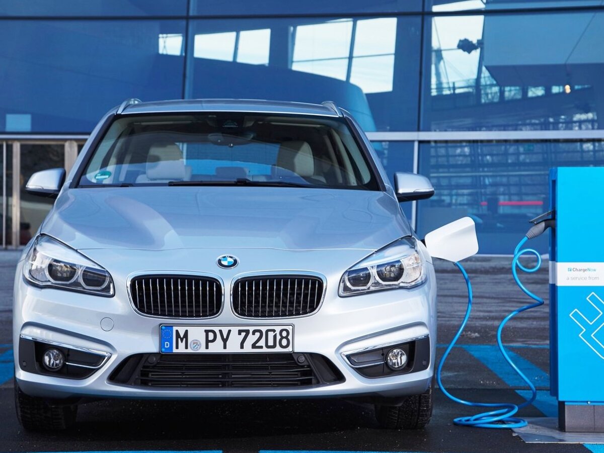 BMW 225xe Active Tourer - 2016