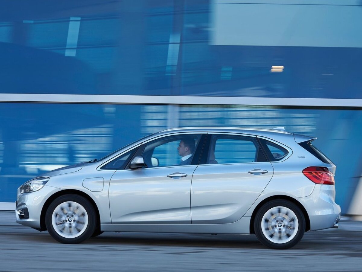 BMW 225xe Active Tourer - 2016