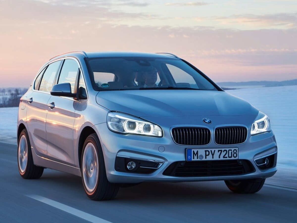 BMW 225xe Active Tourer - 2016