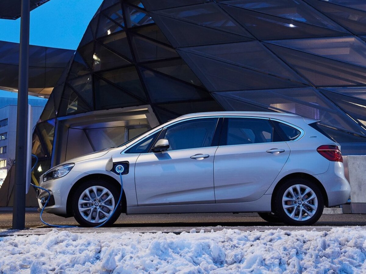 BMW 225xe Active Tourer - 2016