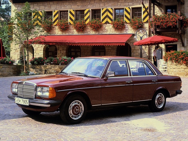 Mercedes-Benz W123 - história