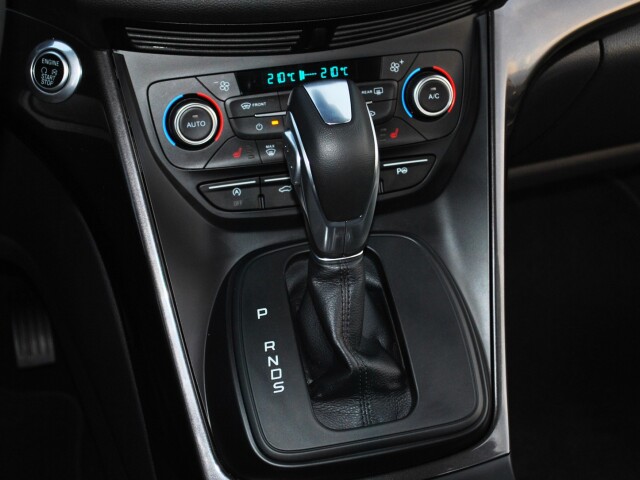 Kto chce Grand C-Max, mal by radšej uvažovať o manuálnej prevodovke alebo o dvojspojkovom automate PowerShift, ktorý sa dodáva s 1,5 TDCi.