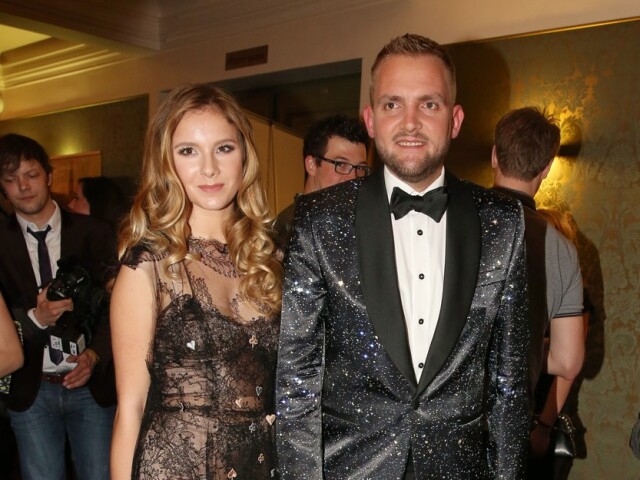 Moderátor Libor Bouček a jeho priateľka - Gabriela Bendová.