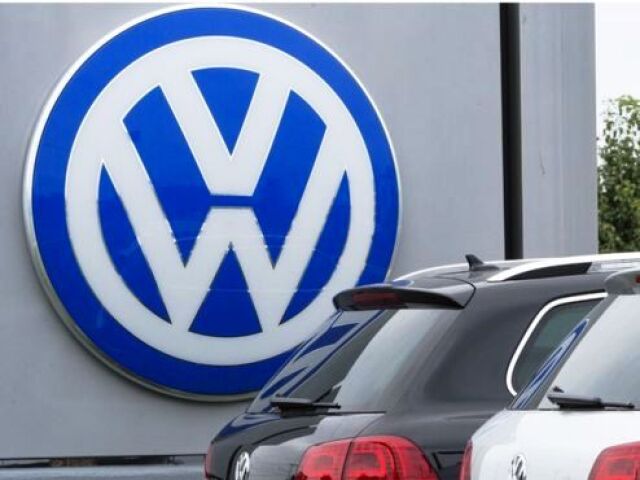 Automobilovým kráľom Európy je značka Volkswagen a jej Golf. Volkswagen predal 905 000 áut. Golf z toho tvorí 269 430 kusov.