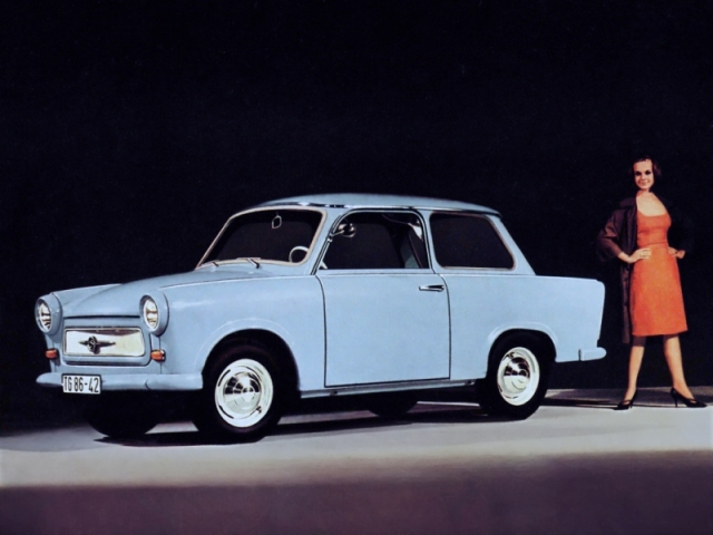 Trabant bol ľudovým autom Východu. V sedemdesiatych rokoch ste naň potrebovali 36 000 korún. Taká Škoda 105 alebo Wartburg stáli o približne 20 000 korún viac.