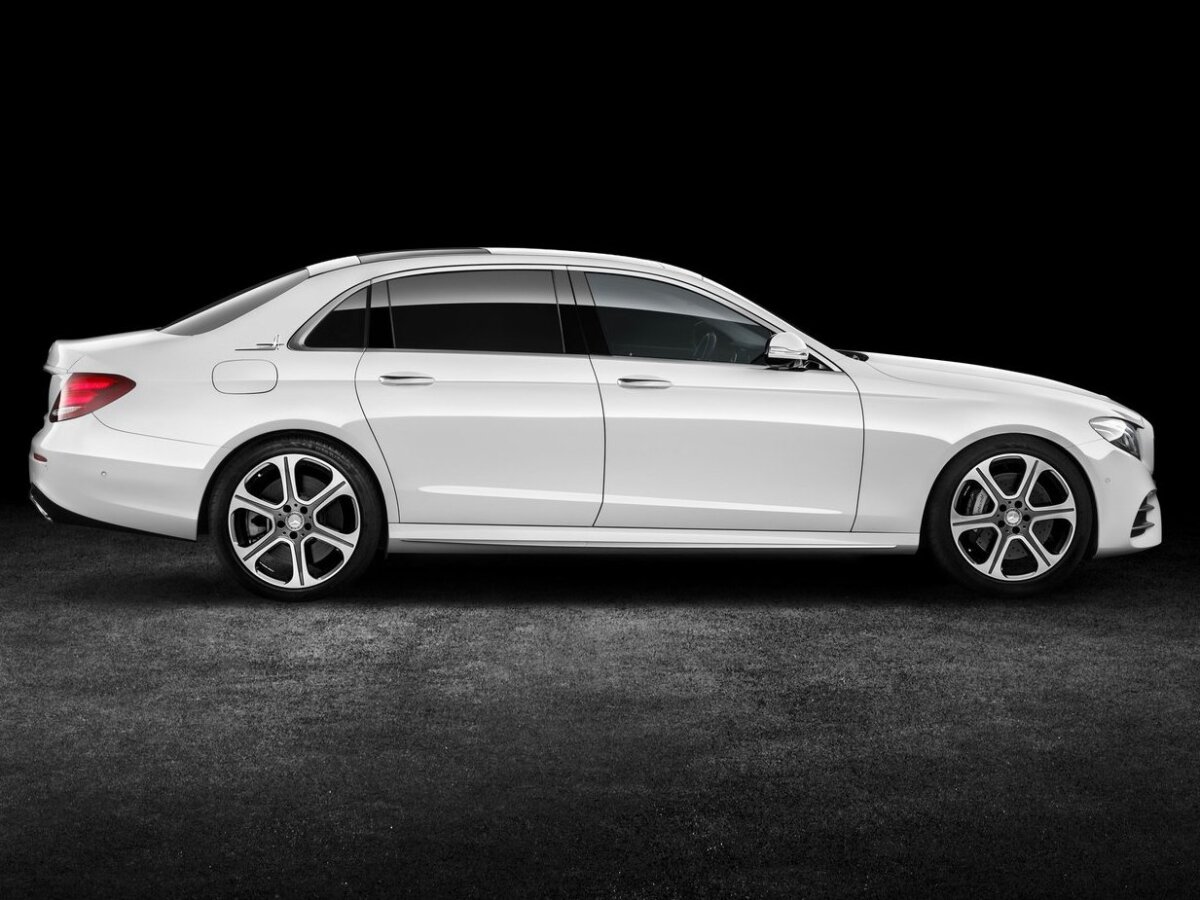 Mercedes-Benz E LWB - 2016