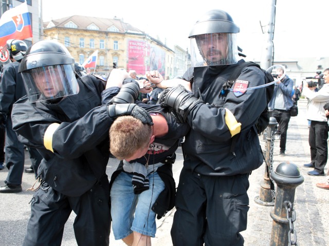 protest stop islamizacie europy namestie SNP extremisti