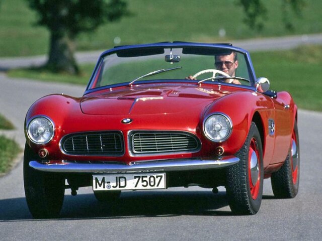 Nový športový model mal byť jasnou odpoveďou Mníchova na konkurenčný Mercedes-Benz 300 SL „gullwing“. Nikdy mu však konkurovať nedokázal.
