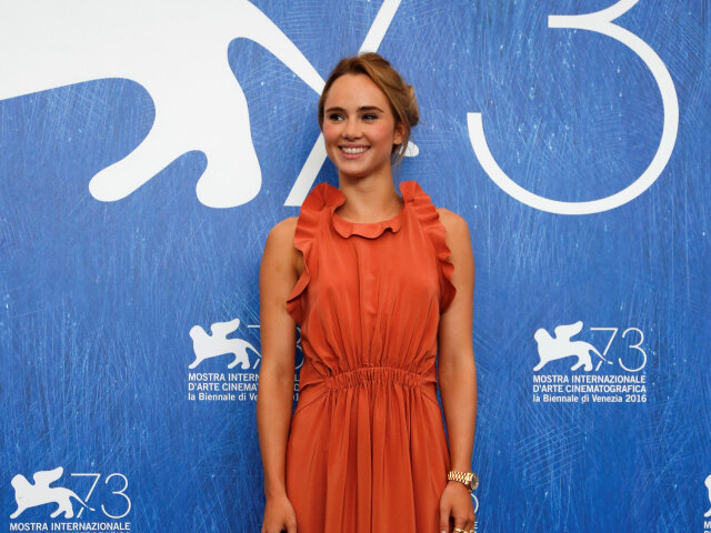 Suki Waterhouse