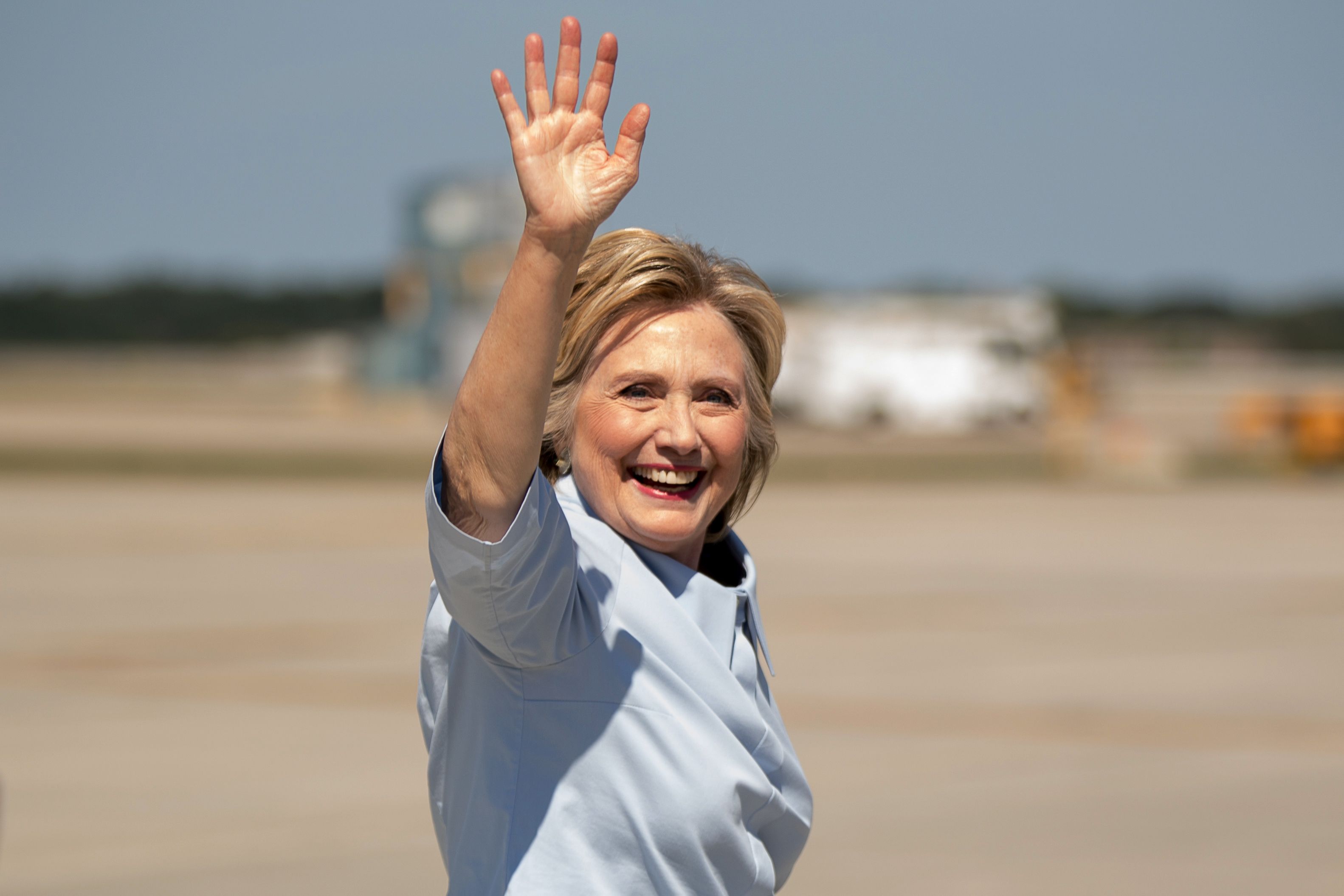Hillary Clintonová si vypočula od bývalého londýnskeho starostu Borisa Johnsona, že vyzerá ako sadistická zdravotná sestra.
