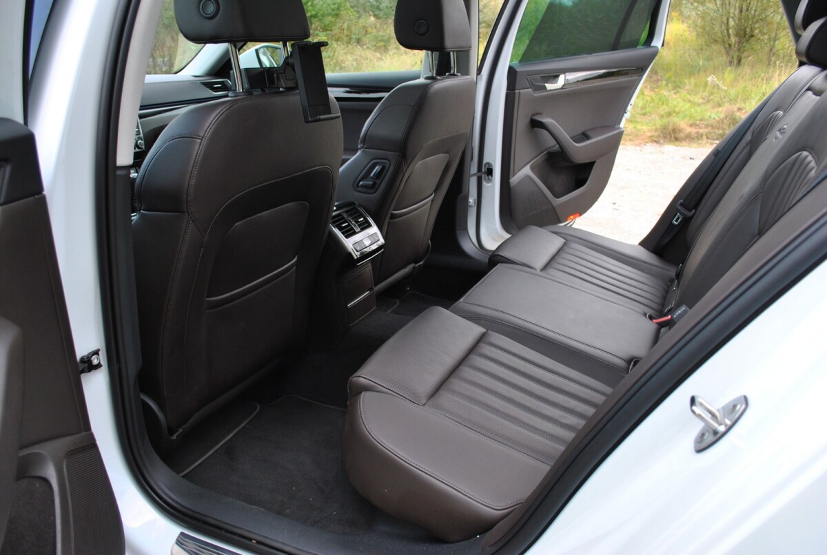 Škoda Superb Combi 2,0 TSI L&K