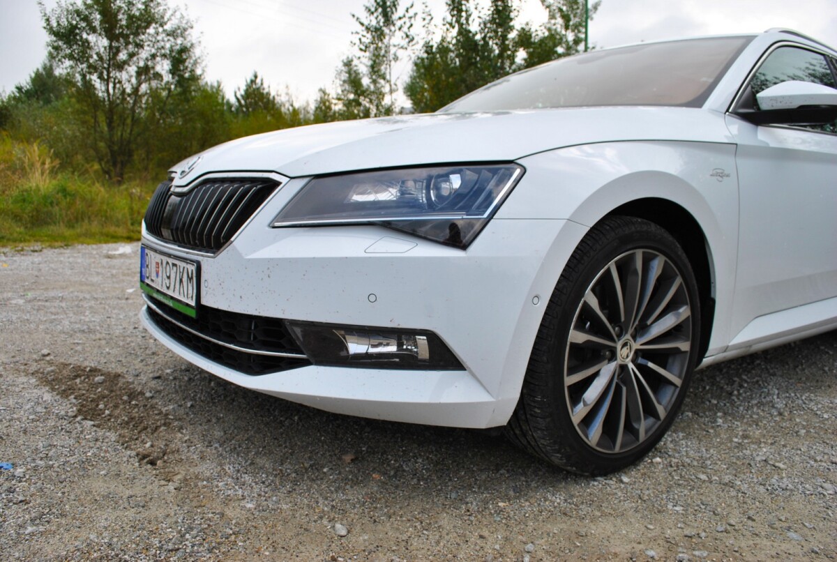 Škoda Superb Combi 2,0 TSI L&K