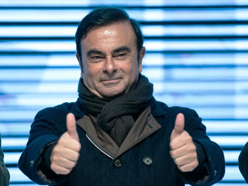 Carlos Ghosn je momentálne vo svojej libanonskej „zlatej klietke“, no boj o očistenie svojho mena nevzdáva. Pomôcť by mu mohol Hollywood či Netflix. A ešte by zarobil.