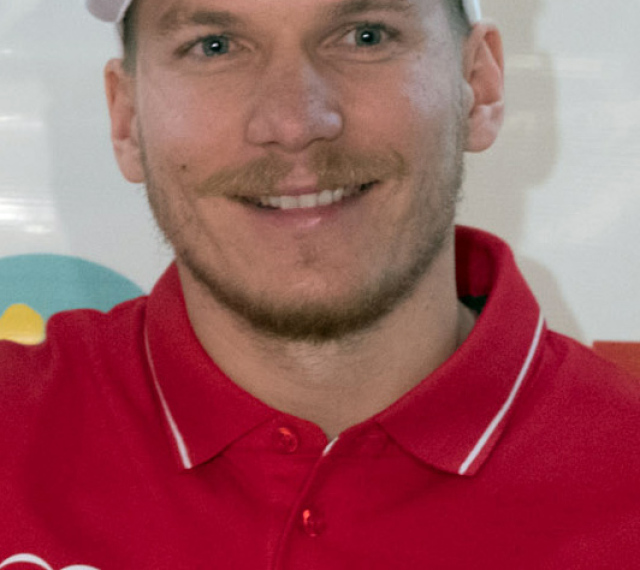 Adam Žampa, anketa