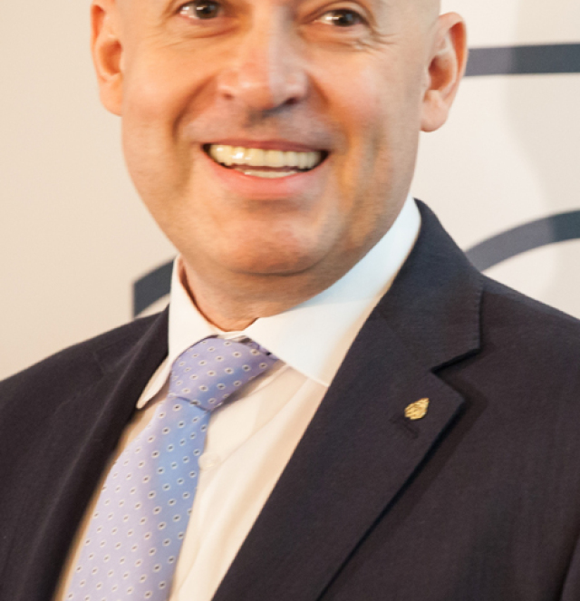 Anton Siekel, anketa
